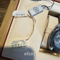 Montre Omega Speedmaster Racing en acier inoxydable 44mm